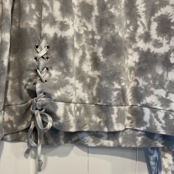 NWOT (worn once) Livi Active jogger set size 14-16 - Picture 2 of 5